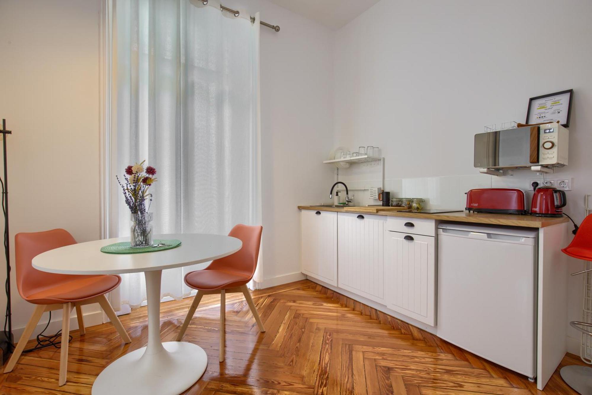 Mezzanine Orange Apartment มาดริด ภายนอก รูปภาพ