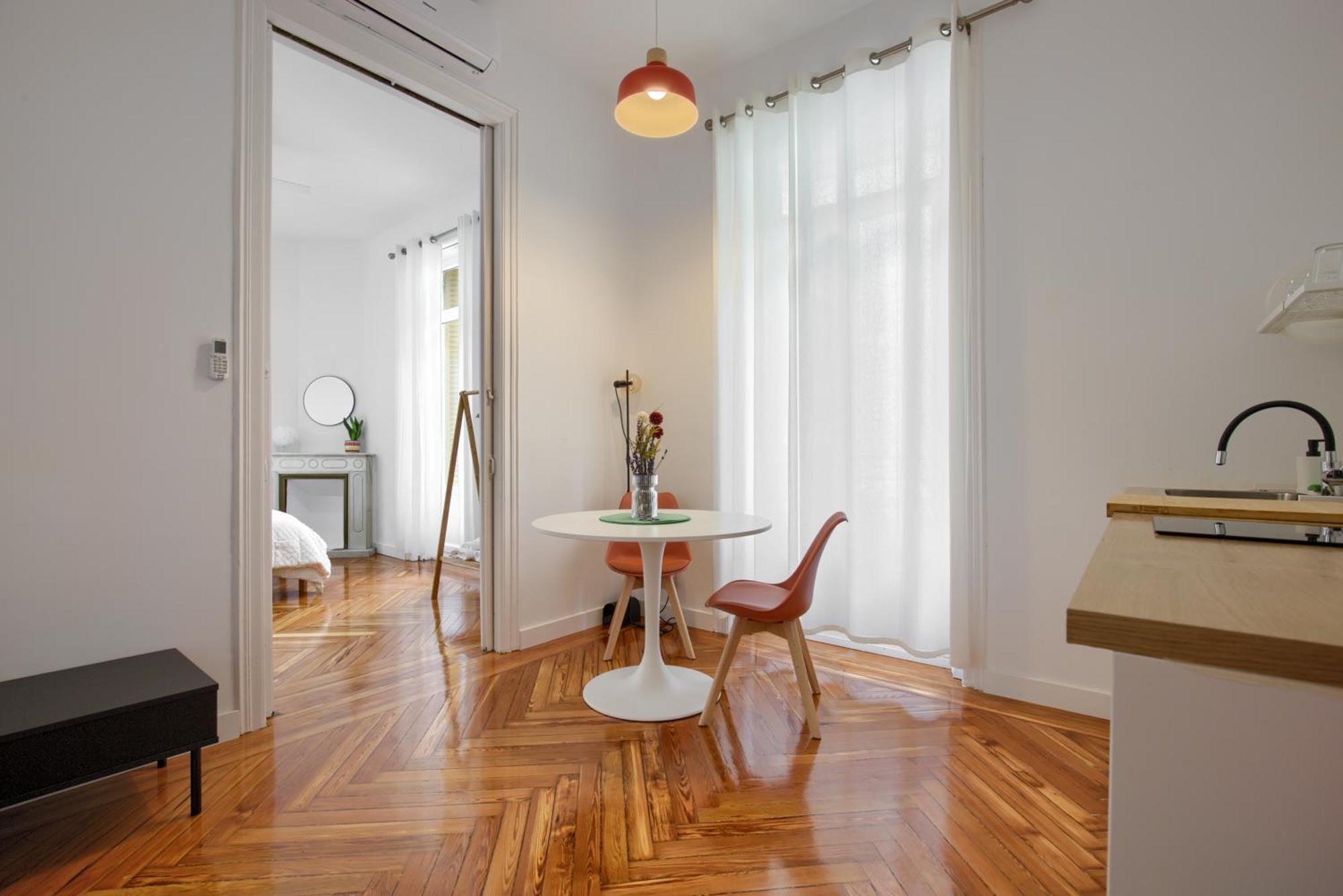 Mezzanine Orange Apartment มาดริด ห้อง รูปภาพ